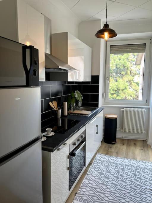 Appartement Cosy Et Lumineux Avec Parking Gratuit 科尔马 外观 照片