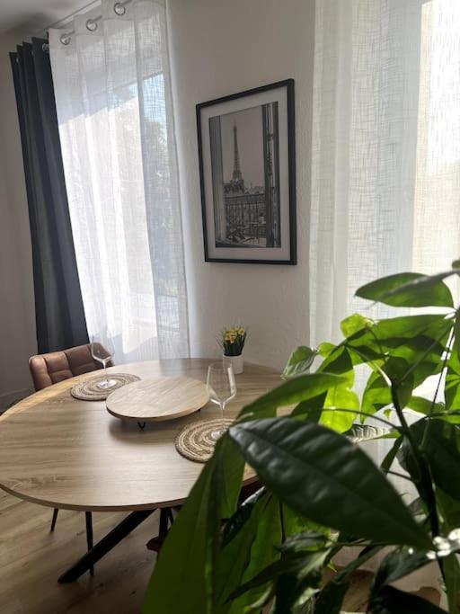 Appartement Cosy Et Lumineux Avec Parking Gratuit 科尔马 外观 照片